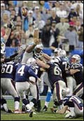 Vinatieri kicks the game winner in Super Bowl XXXVIII